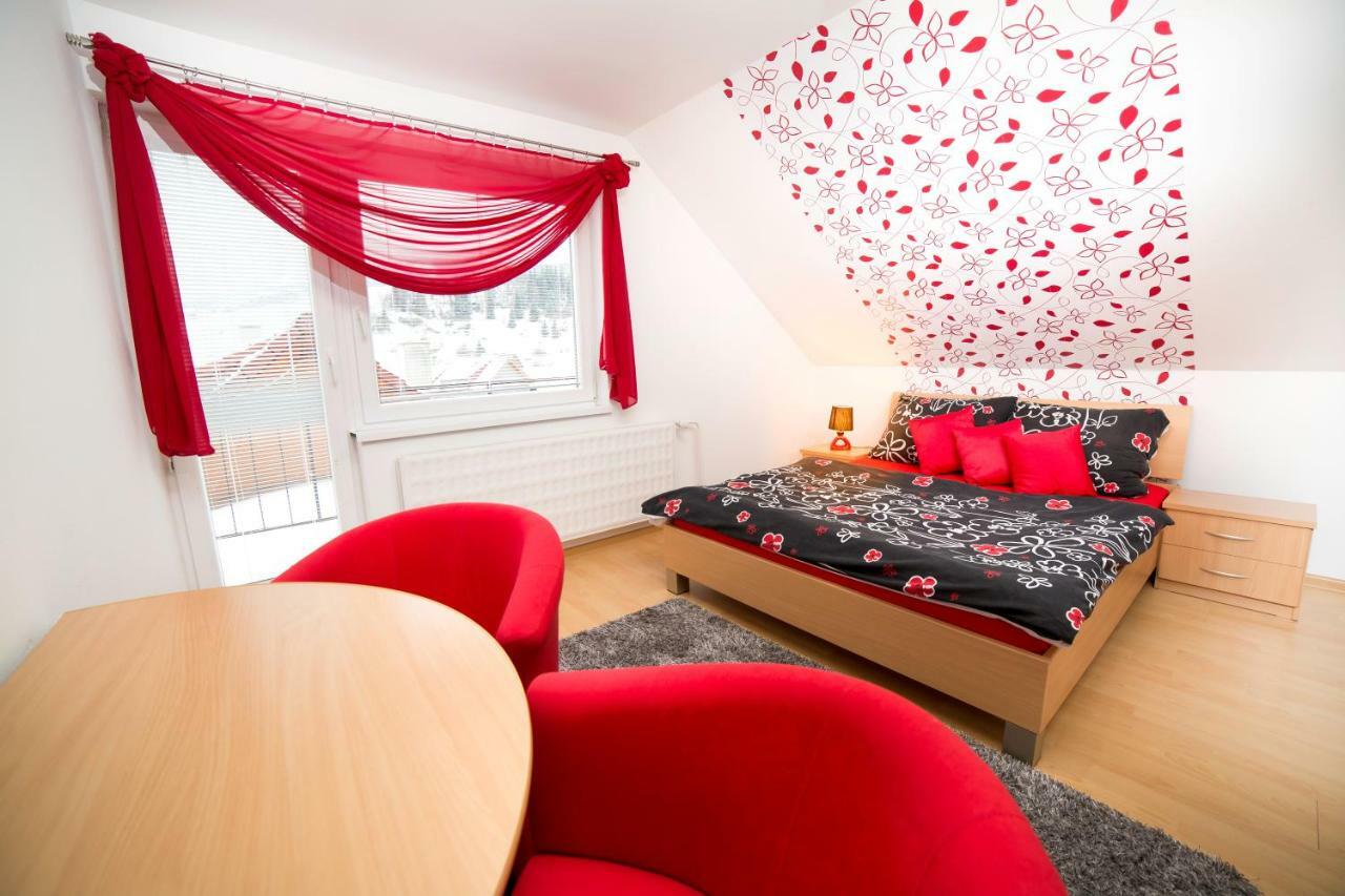 Apartmanovy Dom Adriana Зуберец Экстерьер фото